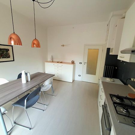 Spacious Three-Room Apartment In Saragozza 볼로냐 외부 사진